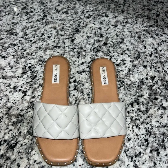 Steve Madden Quilted Cream Slide Sandals with Stud Trim - Picture 4 of 6